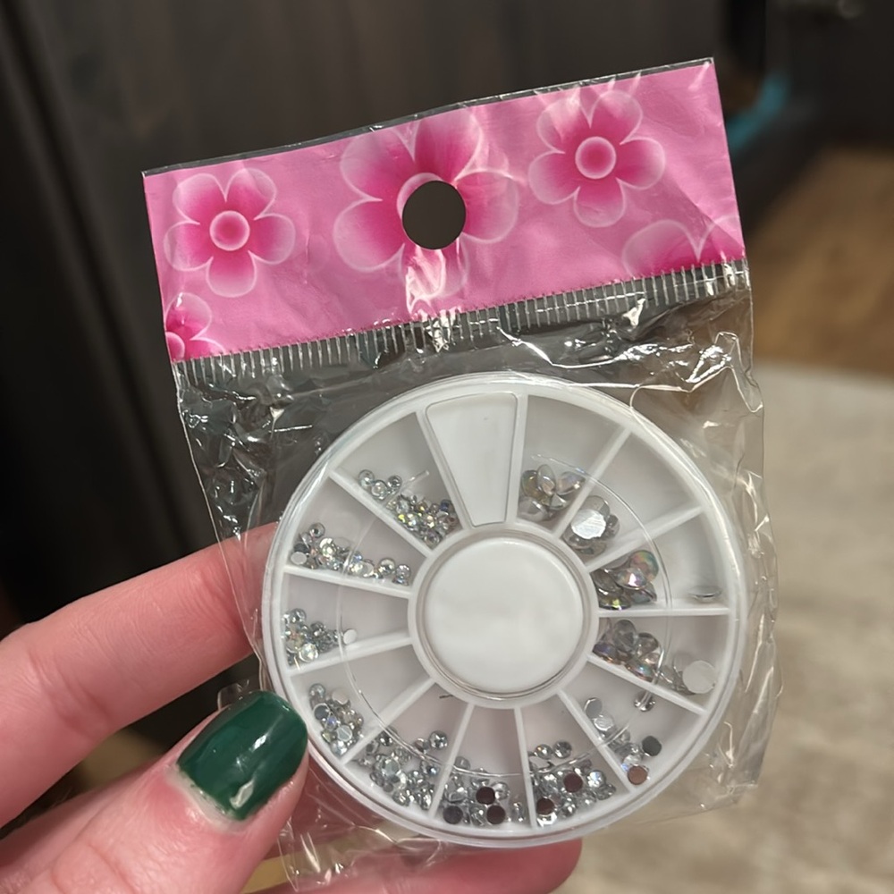 NWOT Nail gems